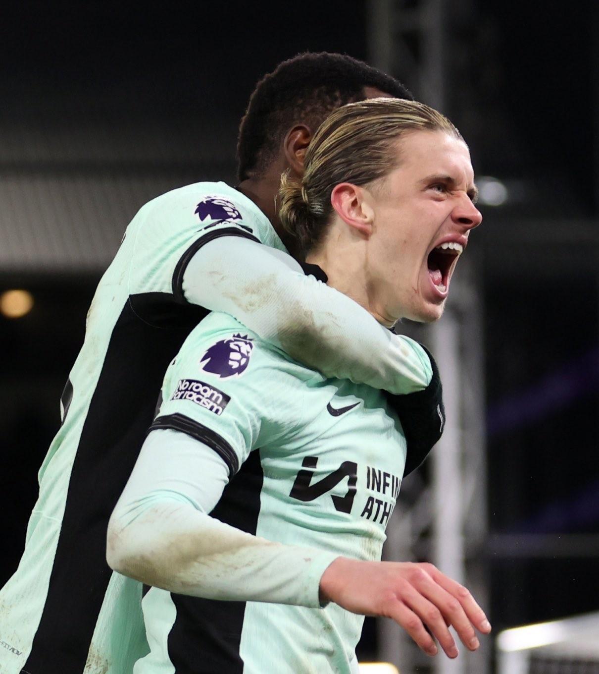 开云在线-荷甲赛程吃紧，塞维利亚国际比赛日队长鼓劲，球迷炸锅，身体对抗强度拉满