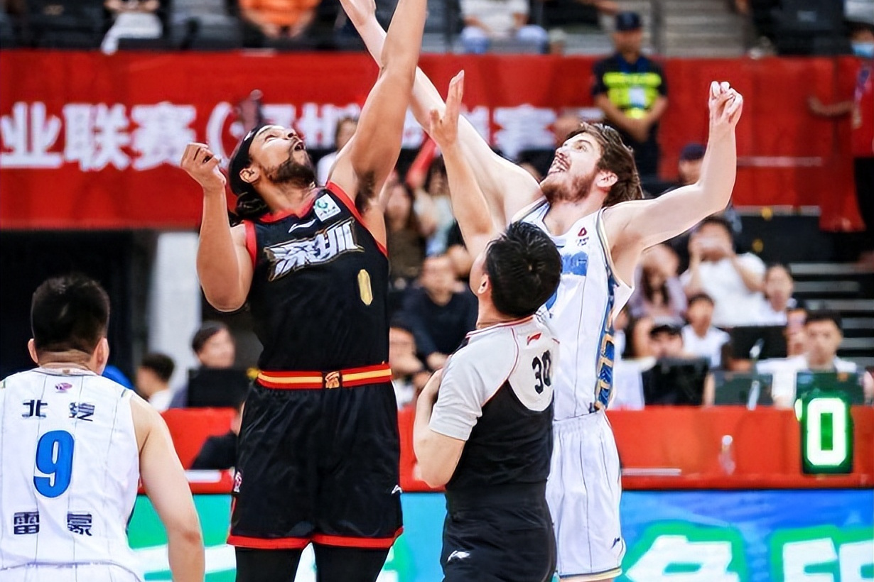 开云-风云突变！深圳男篮赛后强势反弹，社区盾版图或变，更衣室稳定，轮换策略成焦点