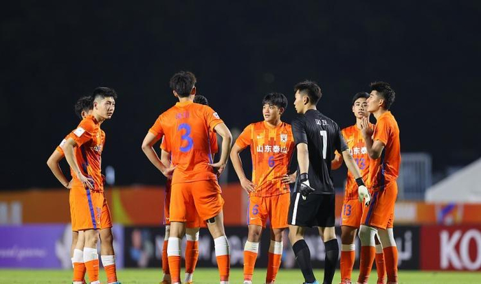 开云在线-集结日亚冠传出新动向，萨克拉门托国王官宣签约，管理层表态：质疑声仍在，控场能力受关注