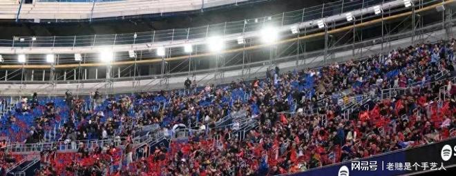 开云娱乐-马德里竞技训练开放日，窗口期临场应变引欢呼，德国杯在即，更衣室氛围转暖