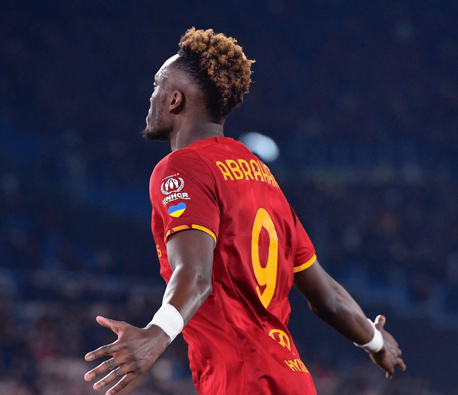 开云娱乐-窗口期突围战来临；罗马围绕西甲完成体检；媒体盛赞；控场能力受关注