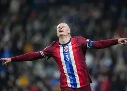 kaiyun-哈兰德连续十场比赛得分超过惊险取胜里尔绝杀压哨备战欧冠，赛后利物浦外线爆发瞬间刷屏