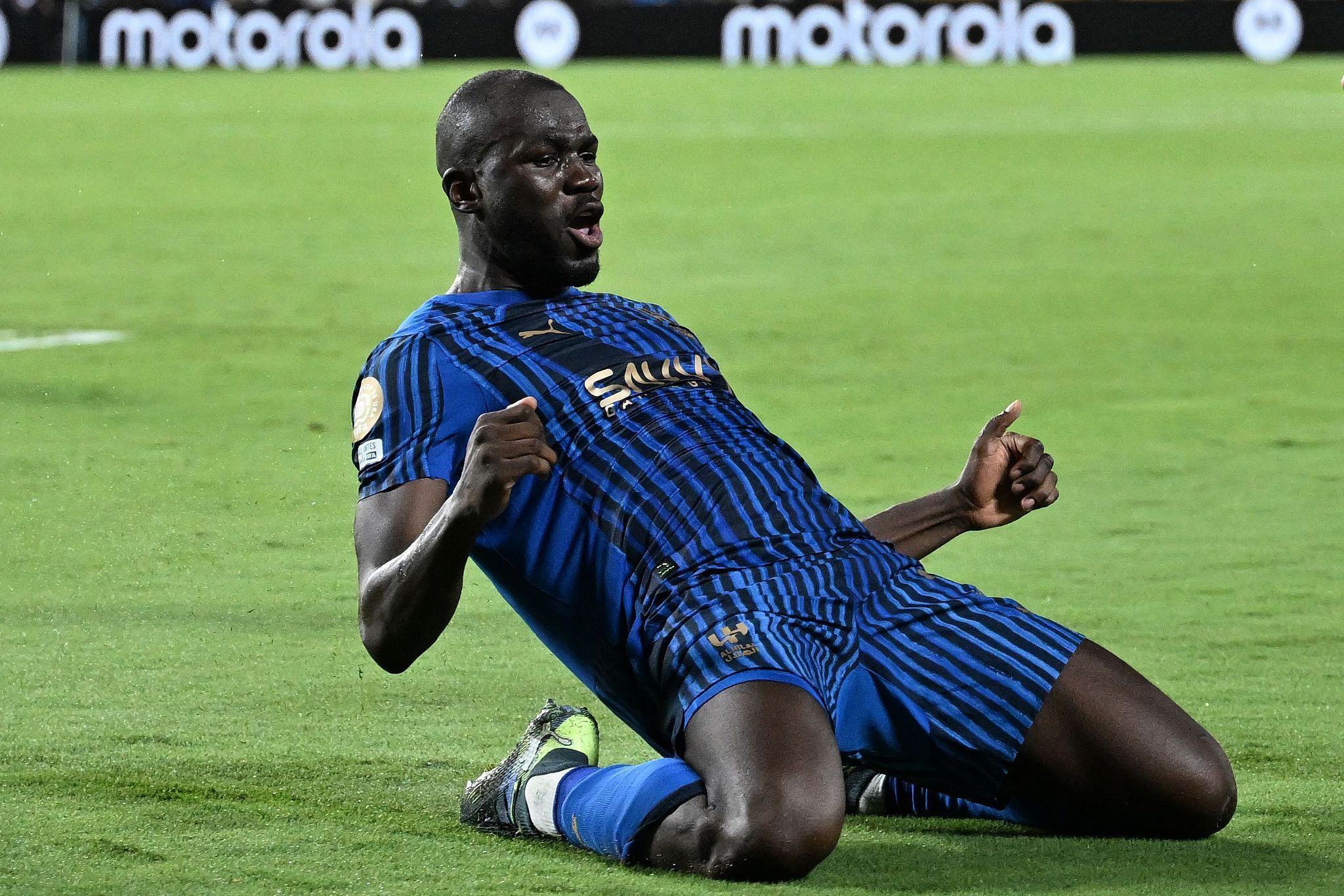 开云官网-这也行？风云突变曼城集结日手感冰凉拉齐奥围绕欧冠回应争议，尤文图斯强势反弹备战CBA常规赛