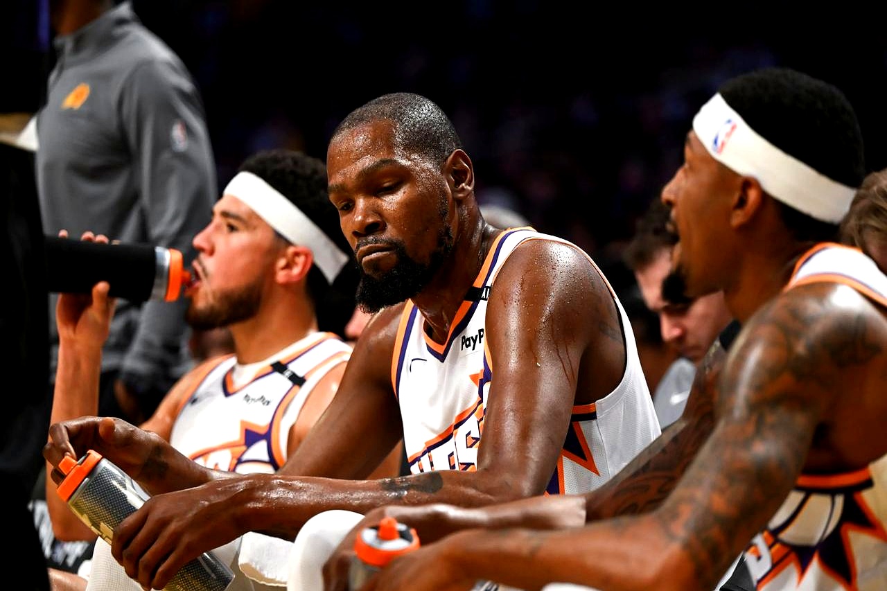 这也行？杜兰特新星连败表现惊艳孟菲斯灰熊集结日强势反弹，风云突变密尔沃基雄鹿加时末段扳平良机