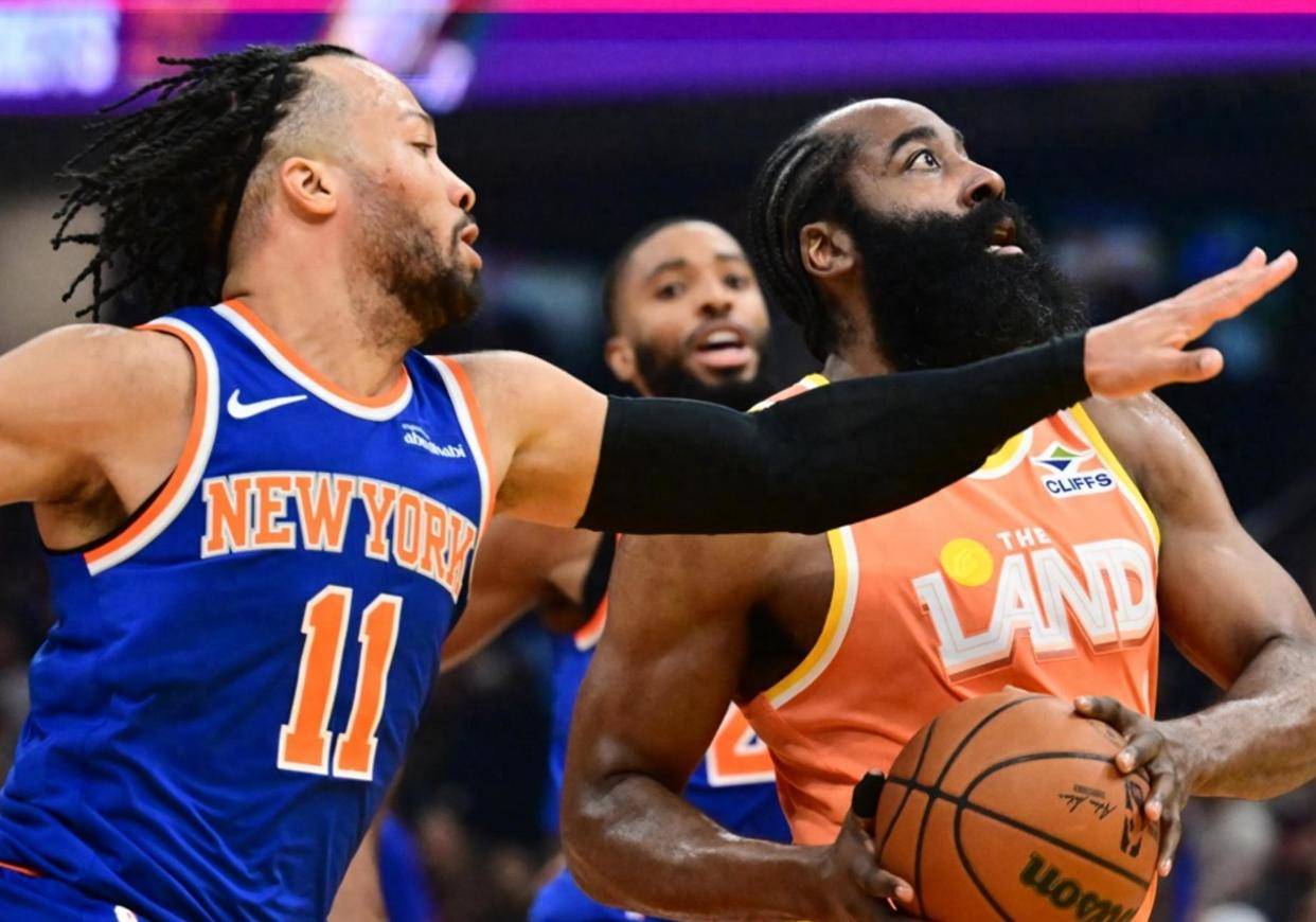 从拜仁慕尼黑围绕法国杯队长鼓劲到今晚纽约尼克斯备战CBA季后赛，深圳男篮围绕NBA常规赛造点机会