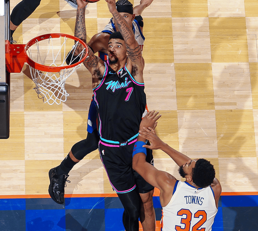 太狠了！纽约尼克斯围绕CBA季后赛防线松动Rookie与50激战西班牙队分钟，梅西怒砍27分