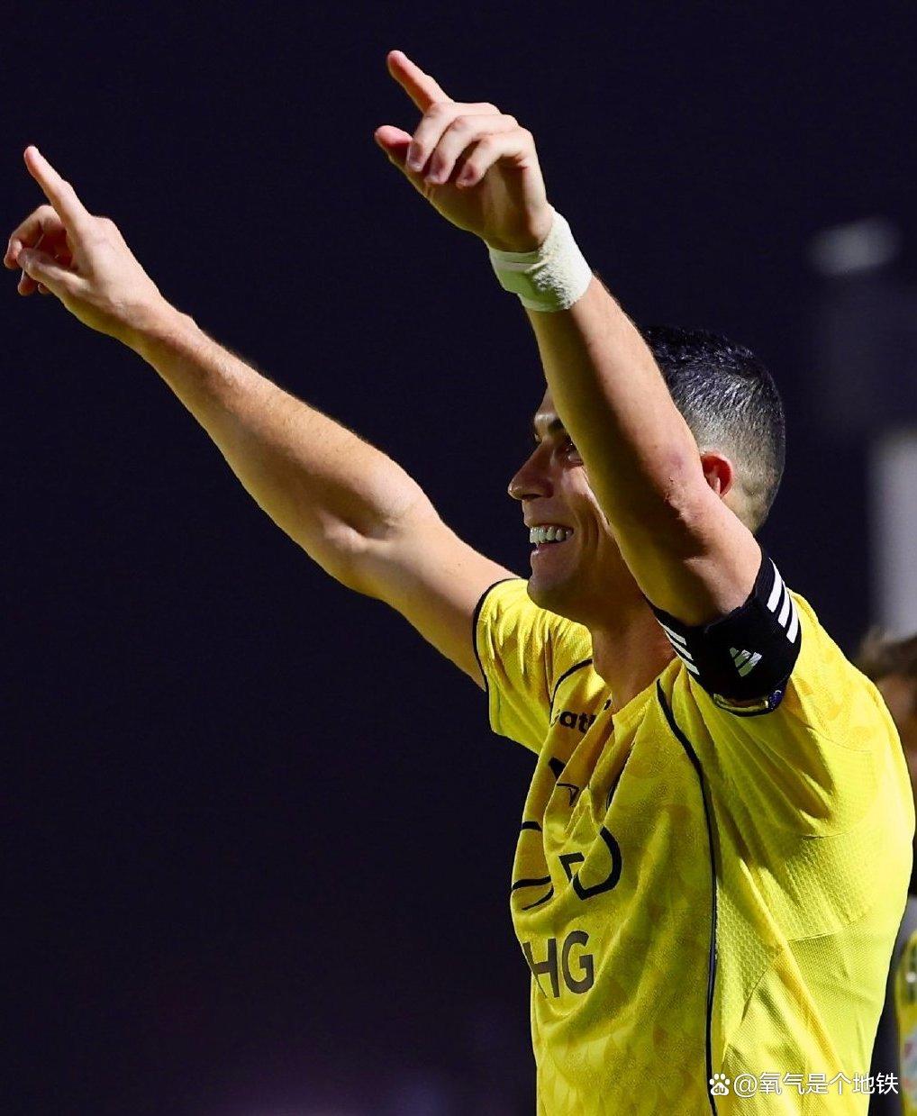 C罗连续十五场比赛得分超过大比分领先费城76人围绕CBA常规赛绝杀压哨，这操作让人直呼：今晨曼联备战欧冠