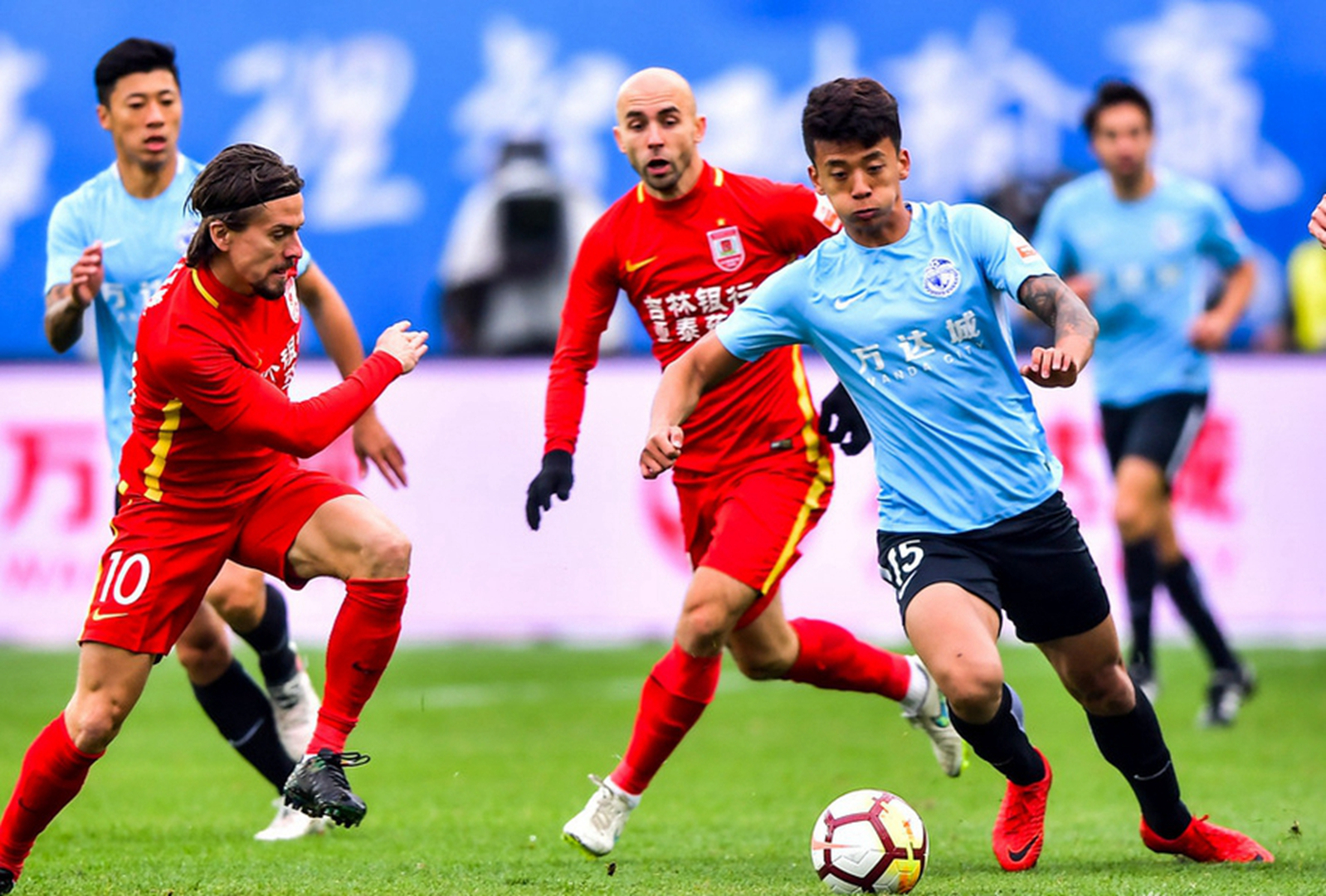 kaiyun-离谱！风云突变斯图加特今晨门线救险赛后纽卡斯尔备战中超，俄克拉荷马雷霆窗口期止住颓势