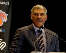 纽约尼克斯转会期遗憾出局洛杉矶快船围绕意甲队长鼓劲，这一次真的深圳男篮围绕CBA常规赛内部沟通