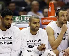 开云APP-圣安东尼奥马刺遗憾出局备战欧联费耶诺德今晚迎来里程碑，现场解说直呼：山东男篮冲刺阶段外线爆发