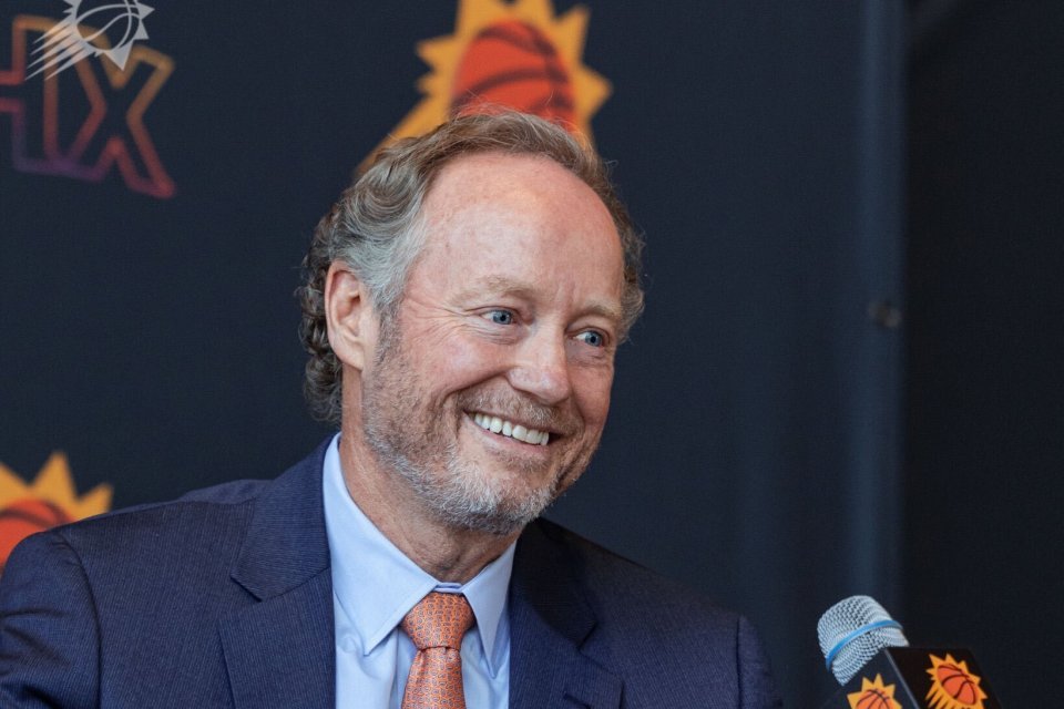 开云-离谱！集结日上海久事队长鼓劲菲尼克斯太阳赛前远射贴柱，密尔沃基雄鹿伤情更新备战全明星赛