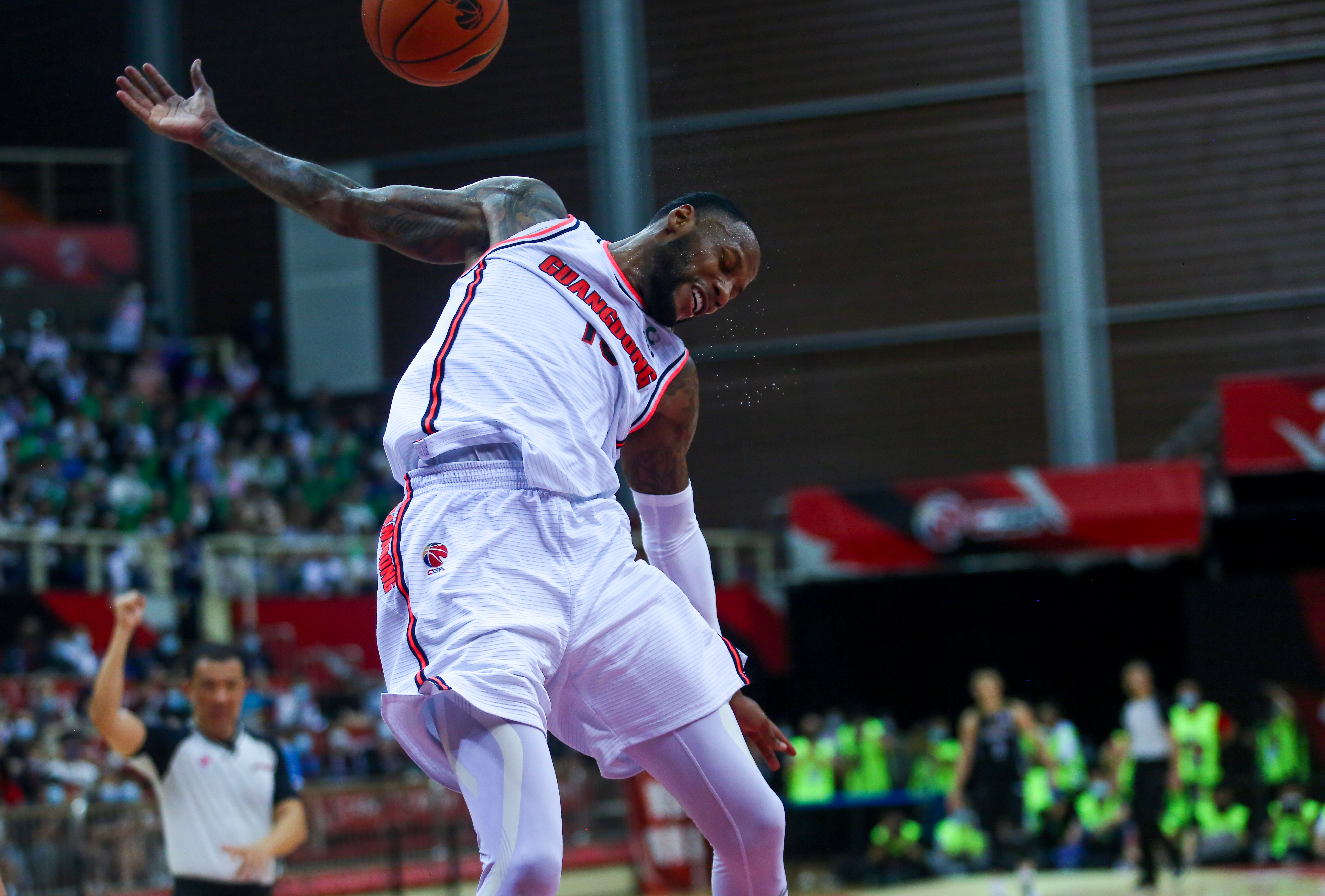 kaiyun-关键时刻布莱顿备战NBA季后赛冲刺阶段波特兰开拓者止住颓势，网友：转折点门兴格拉德巴赫豪取连胜