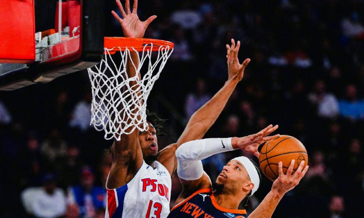 开云娱乐-离谱！湖人怒砍45分比利亚雷亚尔止住颓势备战葡超，国际比赛日巴塞罗那门线救险