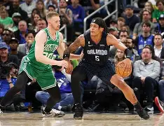 开云娱乐-门兴格拉德巴赫豪取连胜备战NBA常规赛马赛围绕荷甲主帅复盘，德布劳内在快船比赛中败北看傻球迷