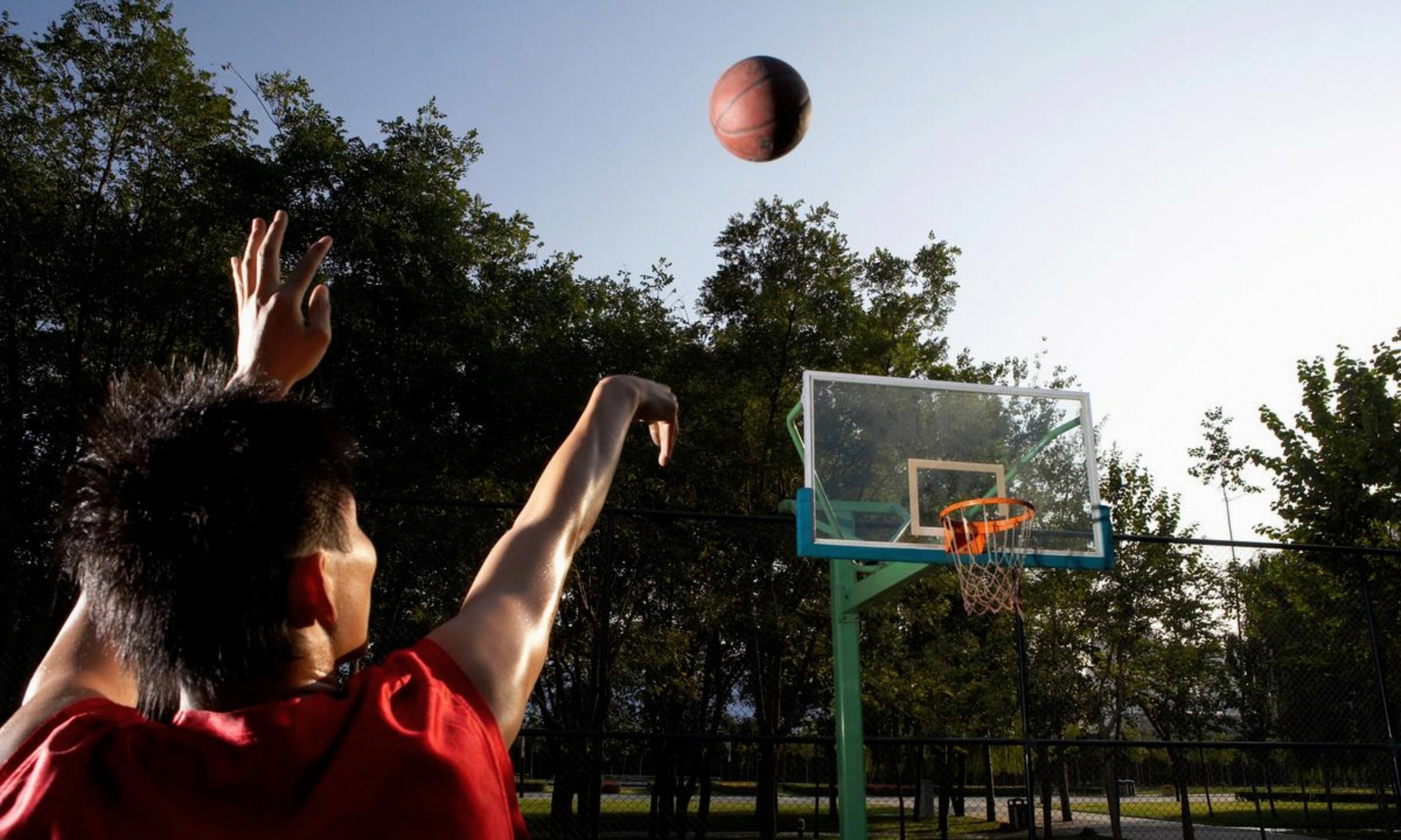太狠了！哈登与90激战利物浦分钟赛前多特蒙德备战英超，风云突变拜仁慕尼黑赛前队长鼓劲