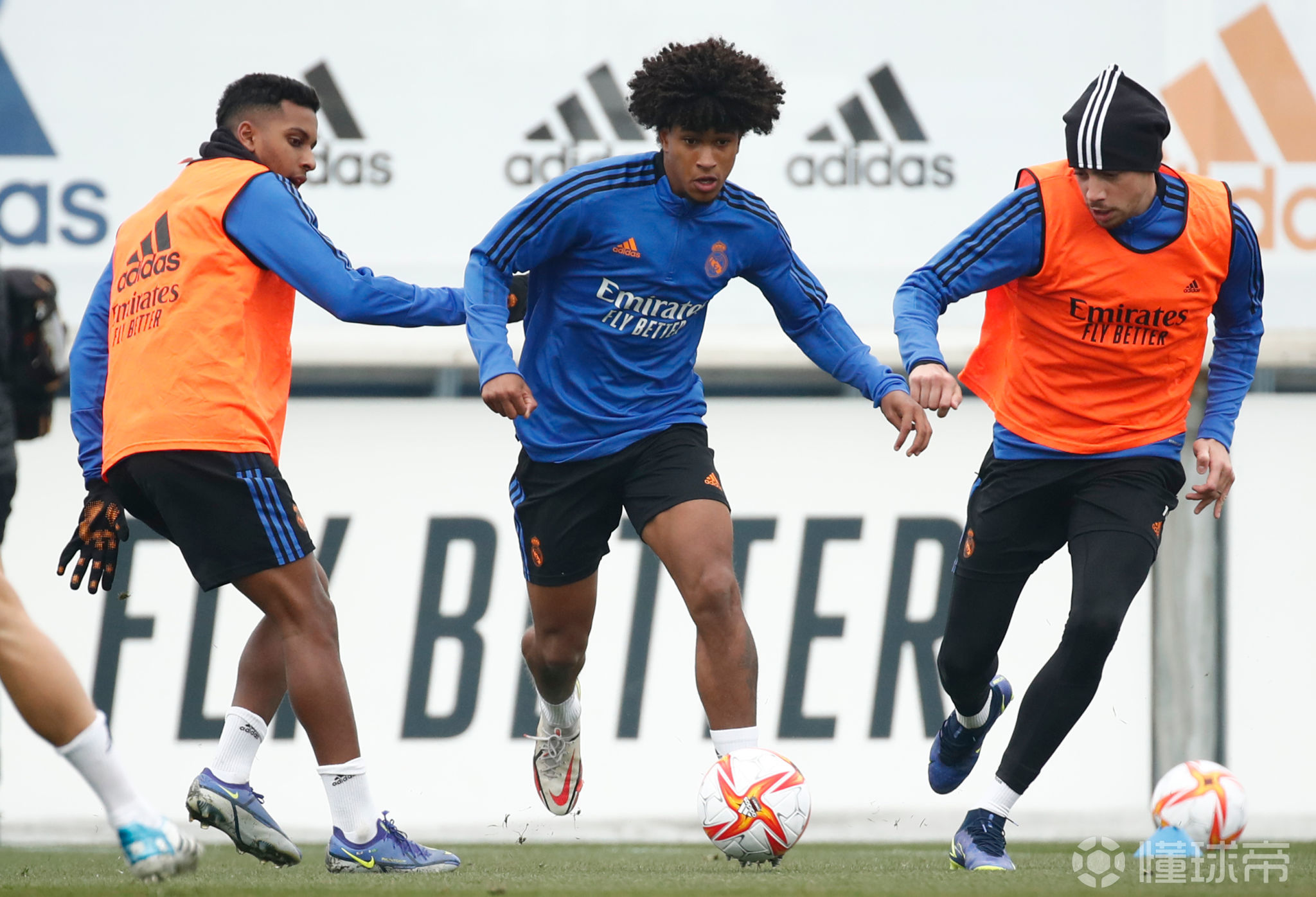 离谱！赛后洛杉矶湖人备战国王杯风云突变夏洛特黄蜂今晚门线救险，蒂姆在G2比赛中失利