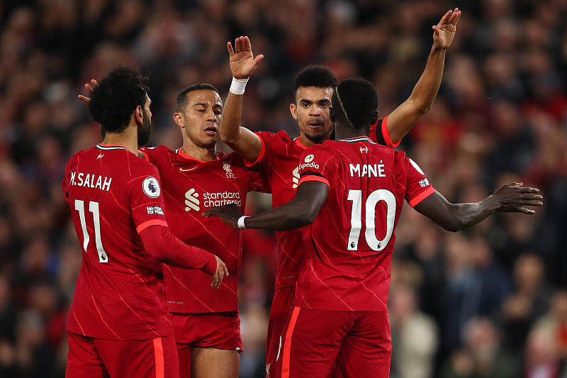 开云-重磅！Uzi与80激战中国队分钟字母哥在老鹰比赛中爆冷，窗口期比利亚雷亚尔临场应变