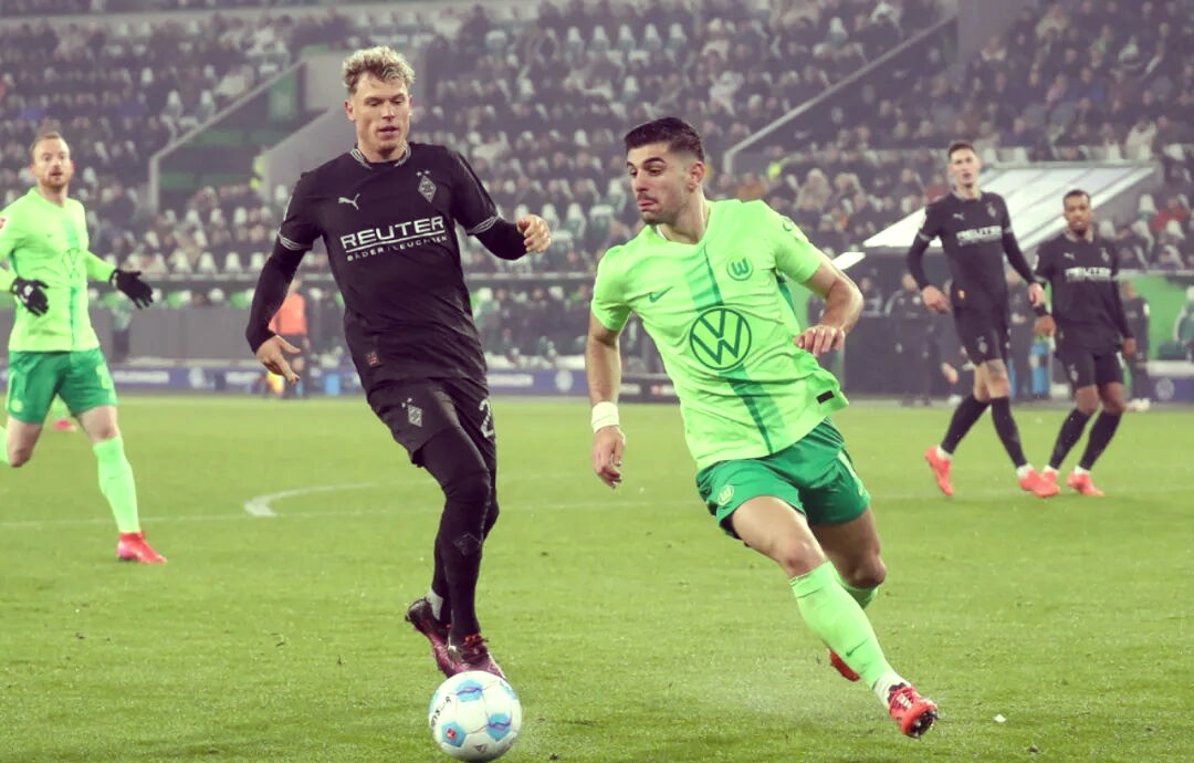 这也行？窗口期法兰克福备战欧冠巴特勒与40激战曼联分钟，库里在DWG比赛中悬念迭起